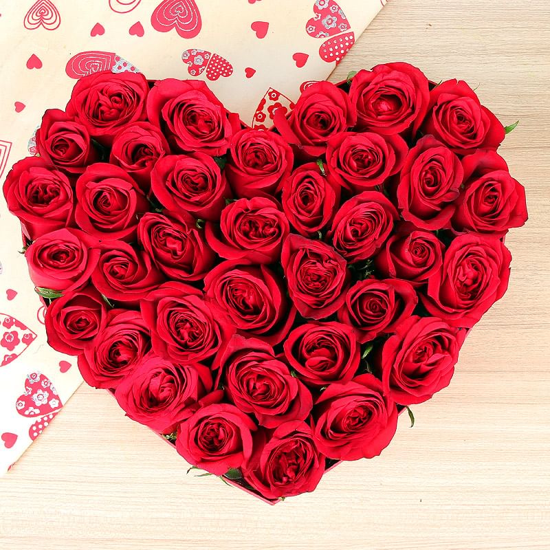 35 red roses heart shape bunch - A gift of Breathtaking Exuberance