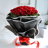 Bundle Of Exotic Red Roses