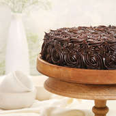 Delicious Chocolate Swirl Birthday Cake 