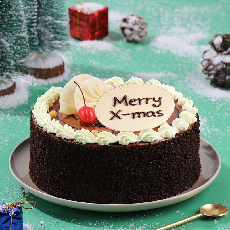 Butterscotch Crunch Christmas Cake