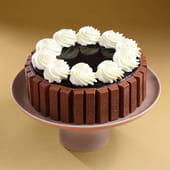 Kit Kat Cream Dollops Cake