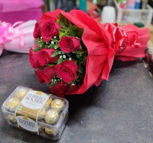 CEAT-ANNIVERSARY RED ROSE BOUQUET with T16 Ferrero Rocher Chocolate Box (Gift Wrap)