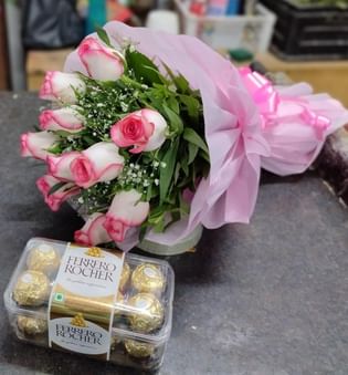 CEAT-BIRTHDAY- PINK ROSE BOUQUET (Female) with T16 Ferrero Rocher Chocolate Box (Gift Wrap)