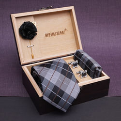 Checkered Men Gift Set