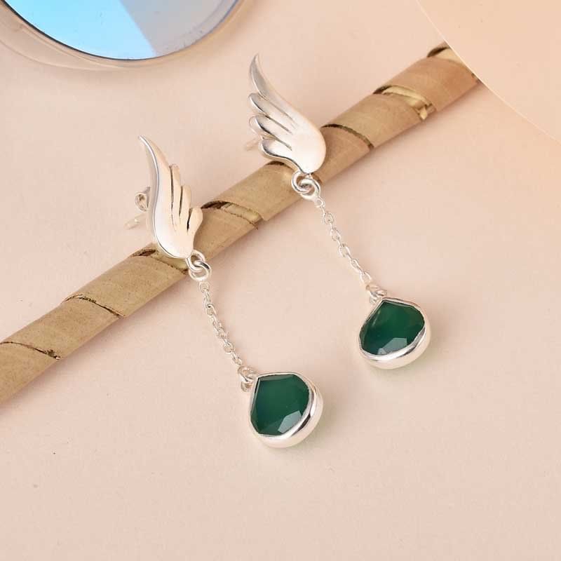 Chic Green Onyx Drop Earrings