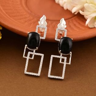 Chic Silver Onyx Dangle Earrings