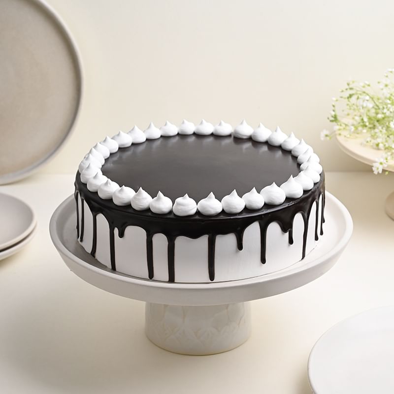 Choco Dripping Snowy Cake, Order Online Cake 