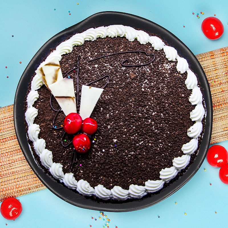 Delicious Cake for Couple