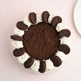 Chocolate Oreo Cake_ Top View 