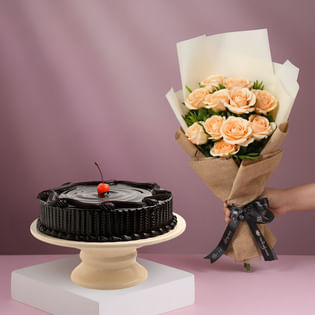 Chocolate Truffle Cake With Peach Rose Bouquet