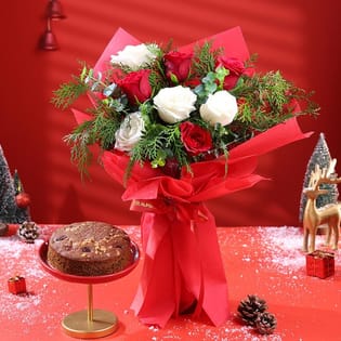 Christmas Whisper Roses With Plum Cake