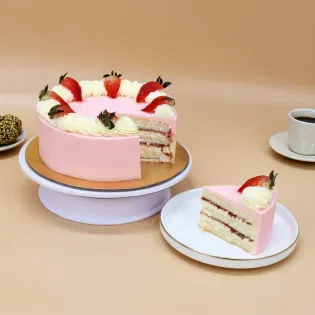 Strawberry Delight Cake