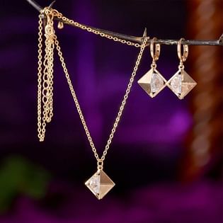 Classy Kite N Pendant Chain Set