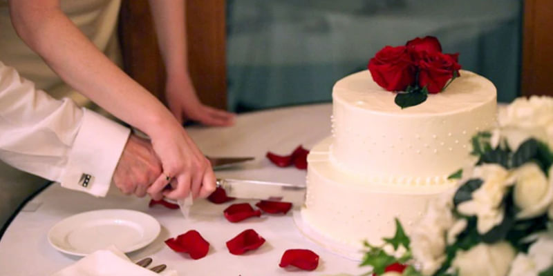 Romantic Anniversary Cake Ideas To Woo Your Spouse