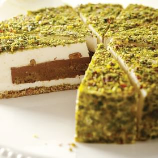 Crunchy Pistachio Treat : Pistachio Cream Cake