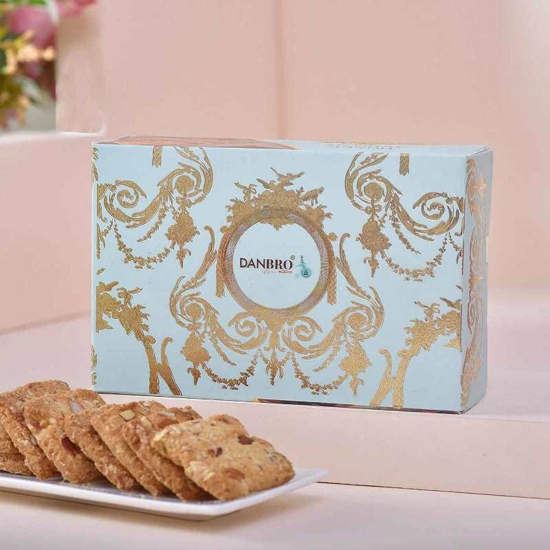 Crystal Rakhi With Supersnack Tea Sticks N Cookies