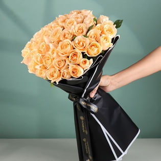 Dark Embrace Of Peachy Rose Dreams