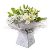 Delicate White Floral Arrangement : Valentine Gifts to Australia