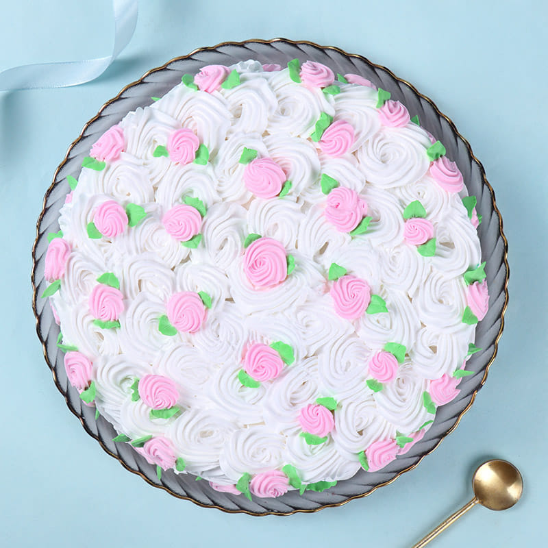 Rose Cream Strawberry Delight