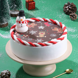 Delightful Snowman Xmas Cake