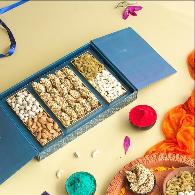 Dryfruits N Gujiya Hawa Mahal Holi Gift Box