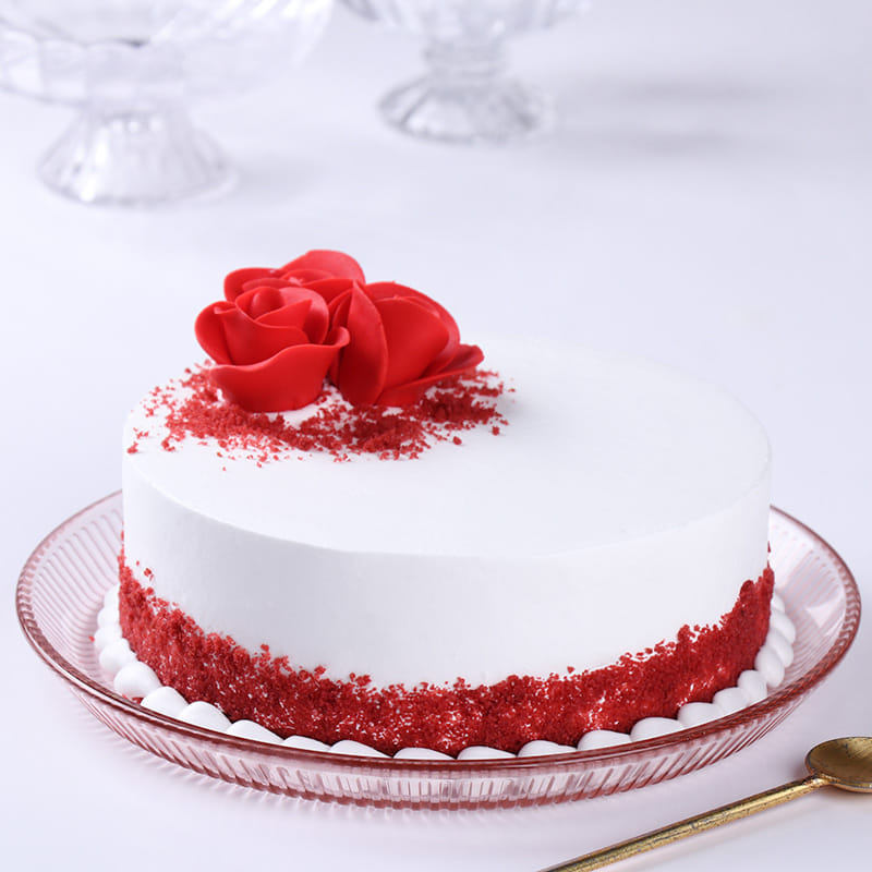 Eggless Fondant Rose Cake