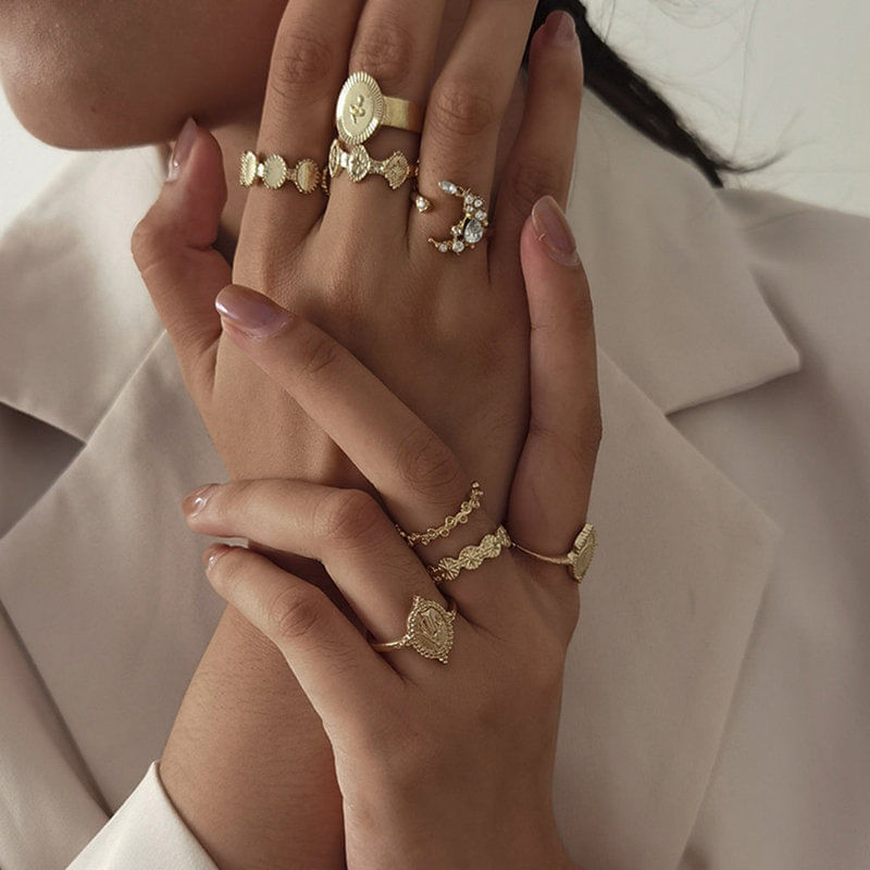 Eight Circular Rings