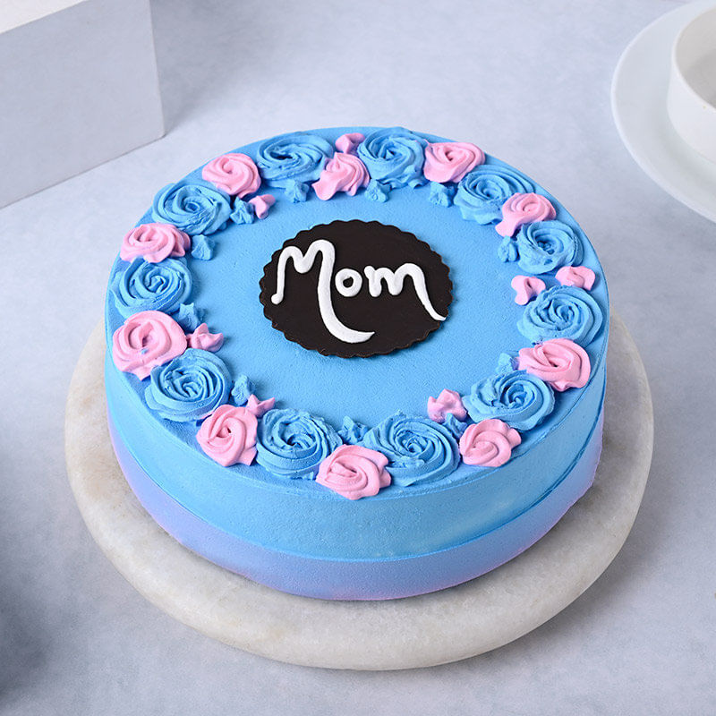 Elegant Floral Cream Cake For Mom