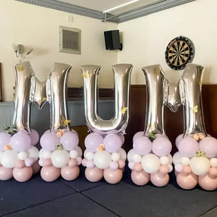 Elegant Mum Balloon Setup
