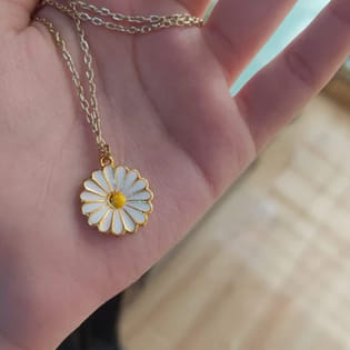 Enamel Daisy Pendant Cum Necklace