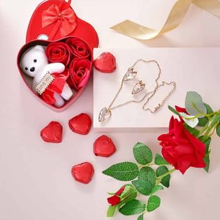 Enchanting Heartful Hamper For Valentines Day