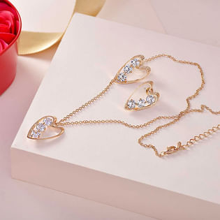 Enchanting Heartful Hamper For Valentines Day