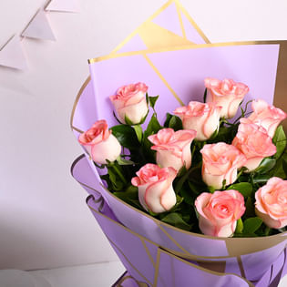 Close view - Pink Roses Bouquet