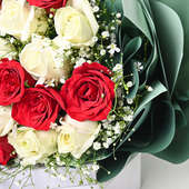 Exquisite Roses Green Bouquet: Valentine's Day Flowers Delivery