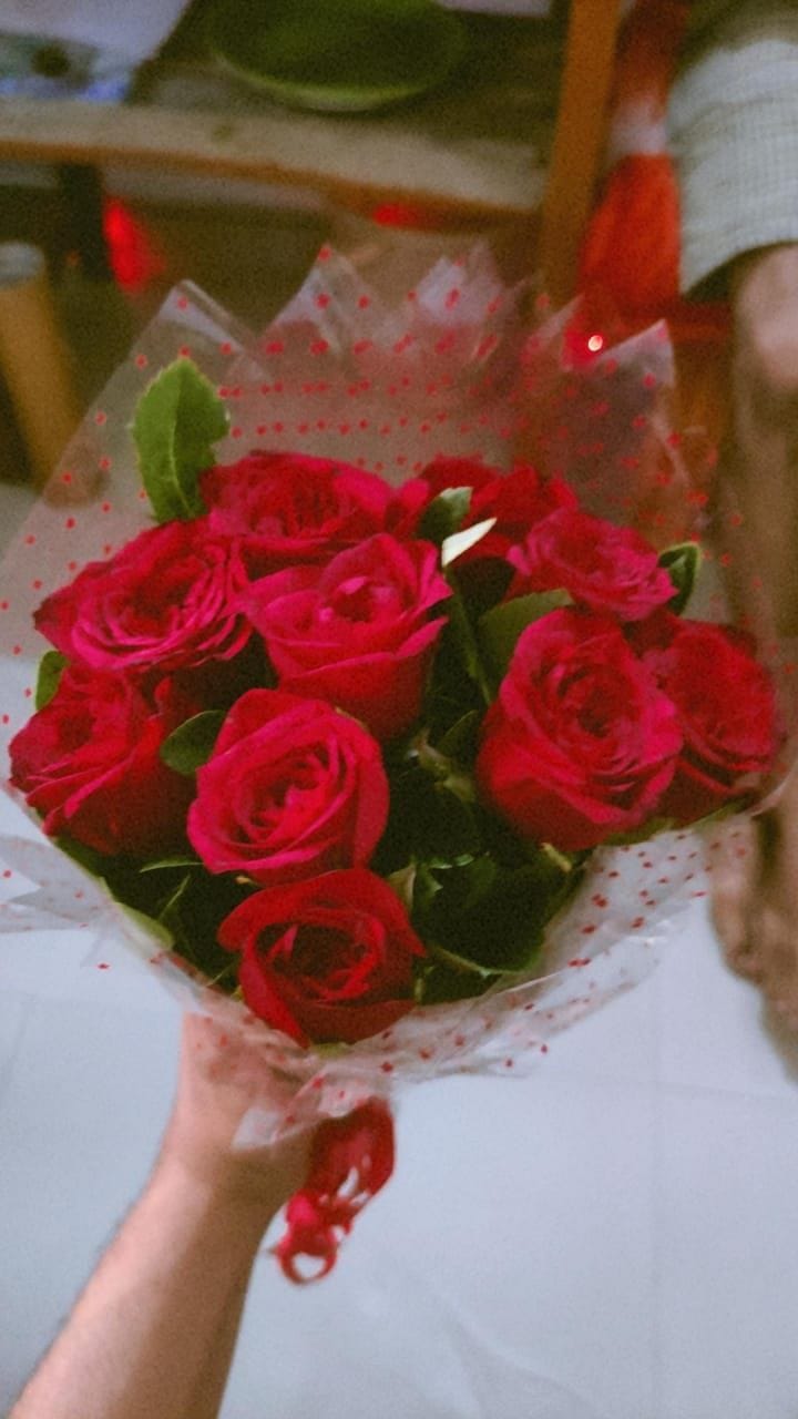 10 Red Roses Bouquet