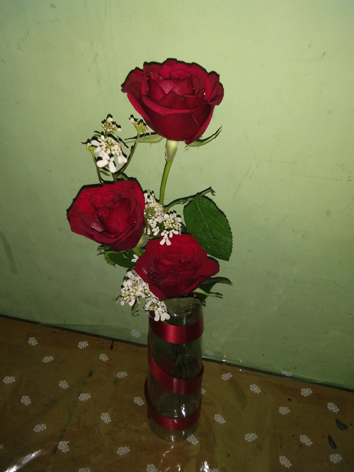 Red Rose Trio N Glass Vase