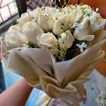https://imgcdn.floweraura.com/fa/review_image/1644653143.8698.jpeg