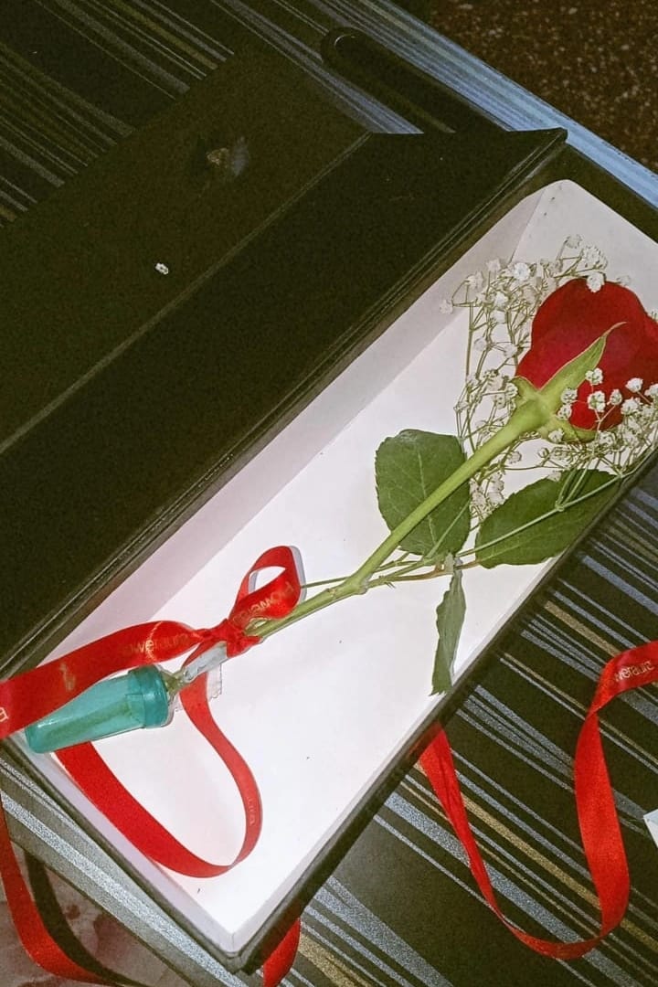 https://imgcdn.floweraura.com/fa/review_image/1644773126.6005.jpeg