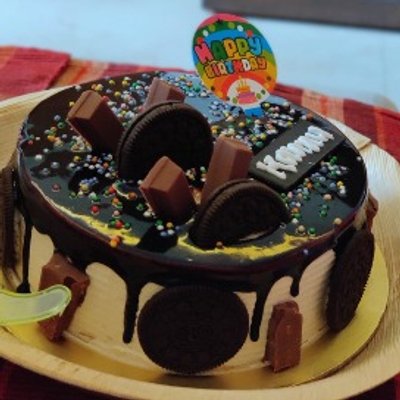 Eggless Kitkat Chocolate Cake