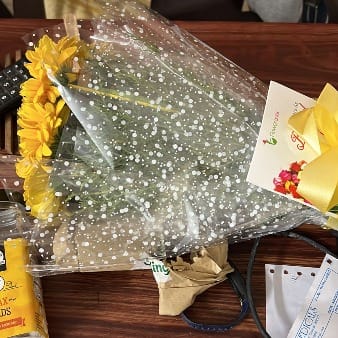 https://imgcdn.floweraura.com/fa/review_image/1662547004.6205.jpeg