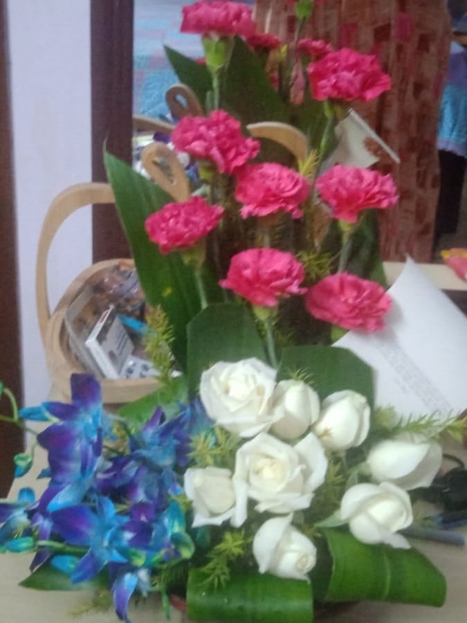 https://imgcdn.floweraura.com/fa/review_image/1694708367_432288.jpeg