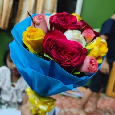 https://imgcdn.floweraura.com/fa/review_image/1699037205_141110.jpeg
