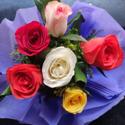 Enchanting Mixed Roses Bouquet