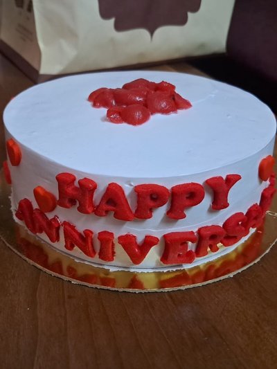 White N Red Happy Anniversary Cake
