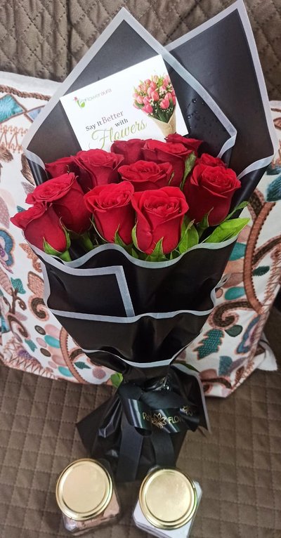 Red Rose Bouquet With Red Velvet N Choco Jar Cake