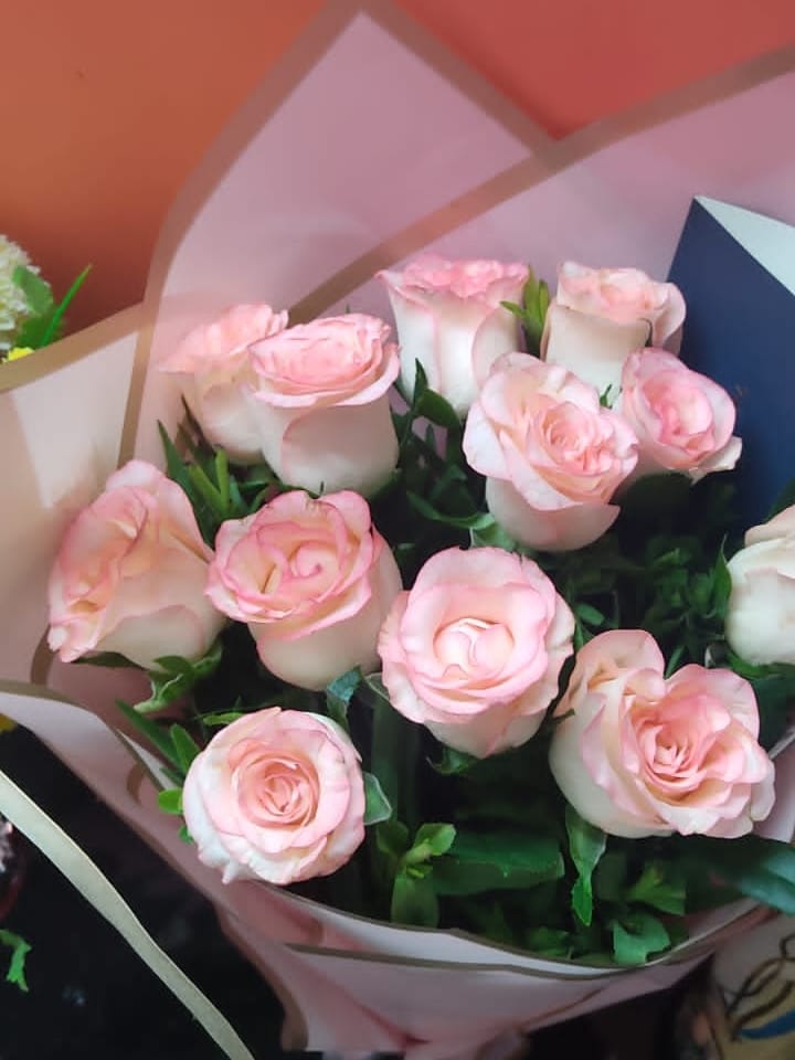 https://imgcdn.floweraura.com/fa/review_image/1716524798_575090.jpeg