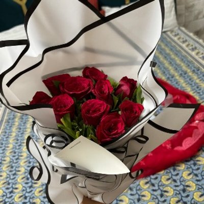 10 Red Roses Of Love Bouquet
