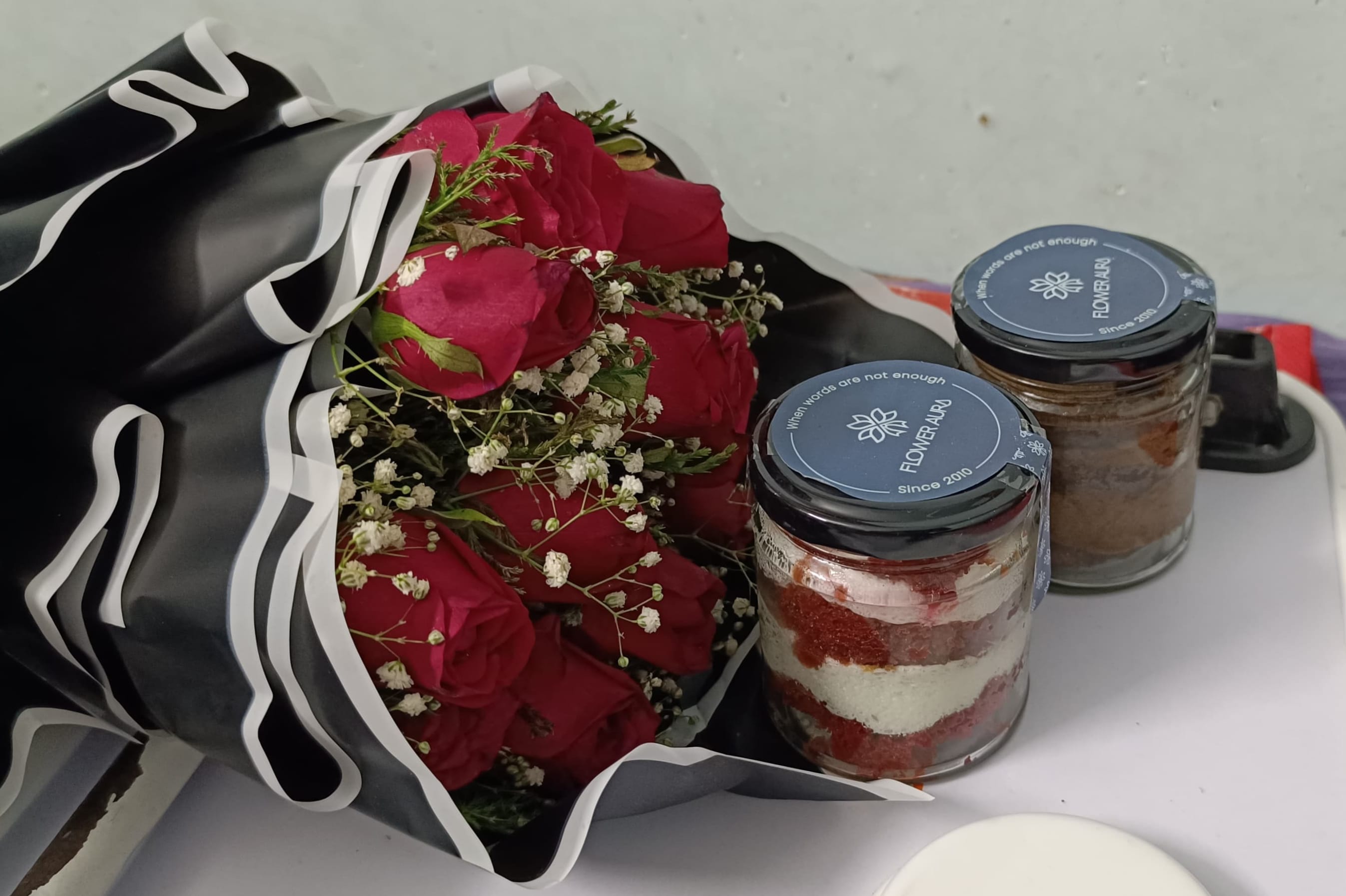 Red Rose Bouquet With Red Velvet N Choco Jar Cake