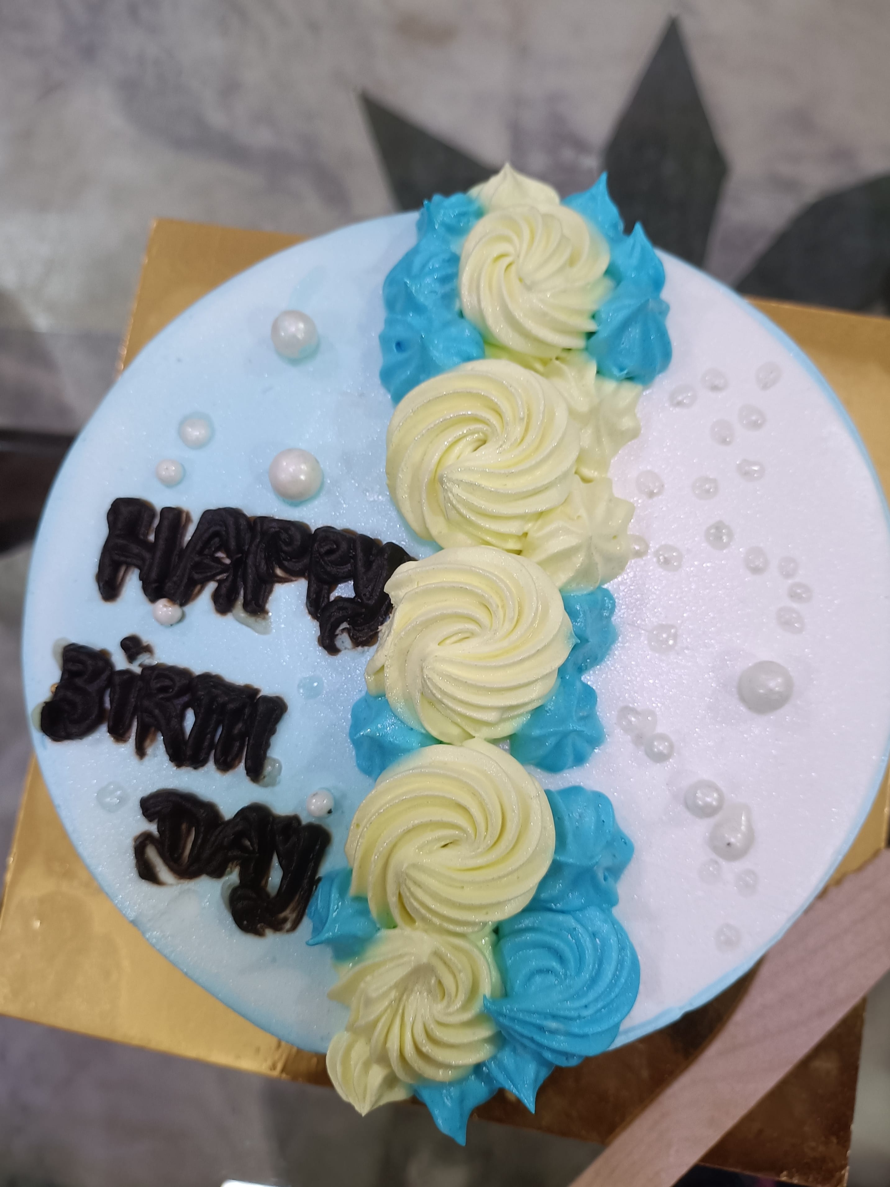 Scrumptious Vanilla Cake