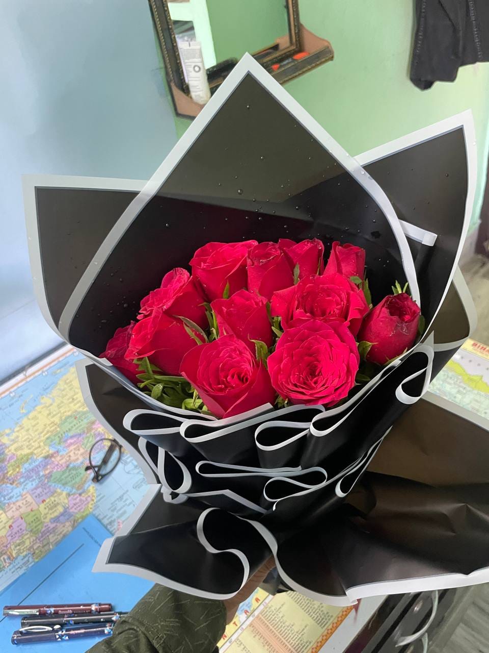 Red Rose Bouquet With Red Velvet N Choco Jar Cake